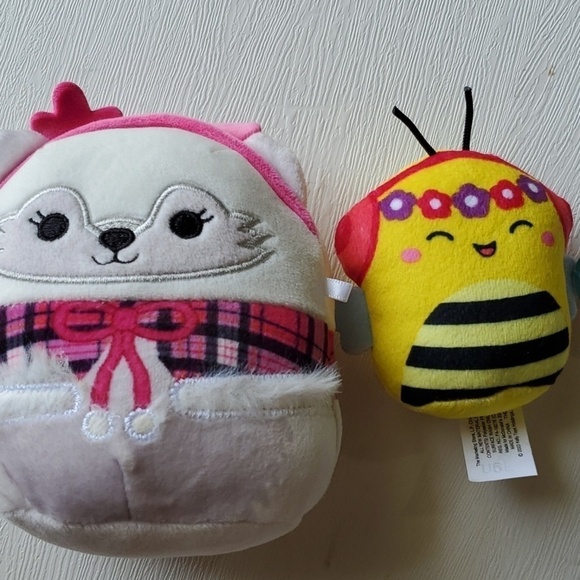 Squishmallows Other - Squismallow two Gracelynn White Fox 4.5 Sunny McDonald bee with Tag